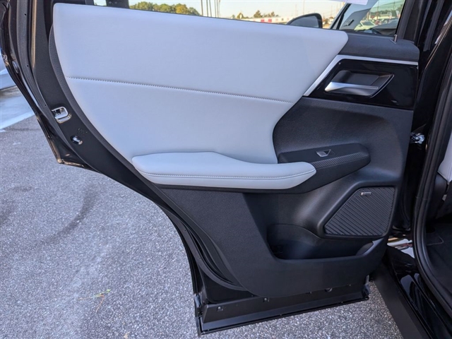 2025 Mitsubishi Outlander SE:MM39990