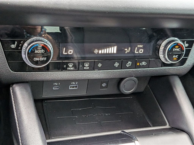 2024 Mitsubishi Outlander SE:30283N