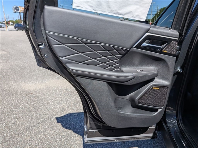 2026 Mitsubishi Outlander Black Edition:MI30460