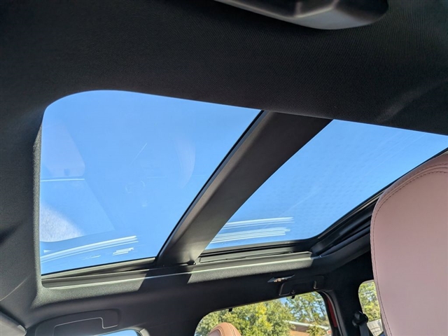 2026 Mitsubishi Outlander Black Edition:MI30060