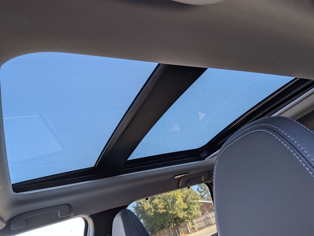 2026 Mitsubishi Outlander Black Edition:MI30100