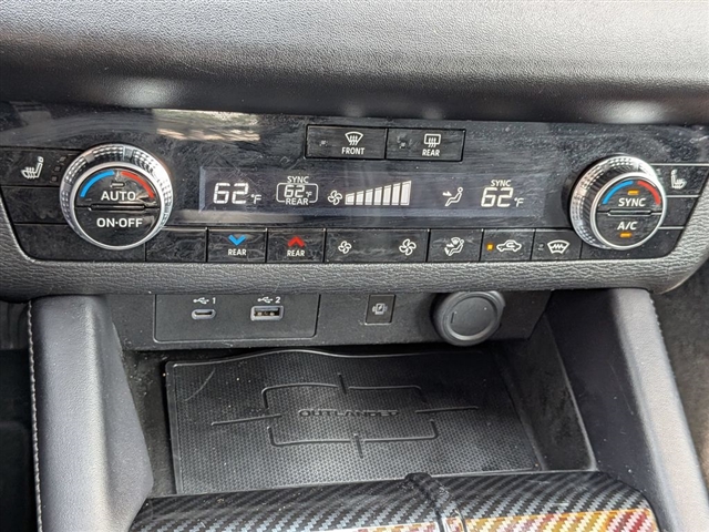 2022 Mitsubishi Outlander SEL Launch Edition:30253N