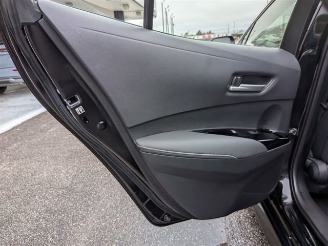 2022 Toyota Corolla Hatchback SE:01820UU