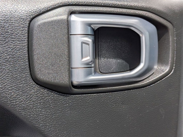 2018 Jeep Wrangler Unlimited Sport:02133U