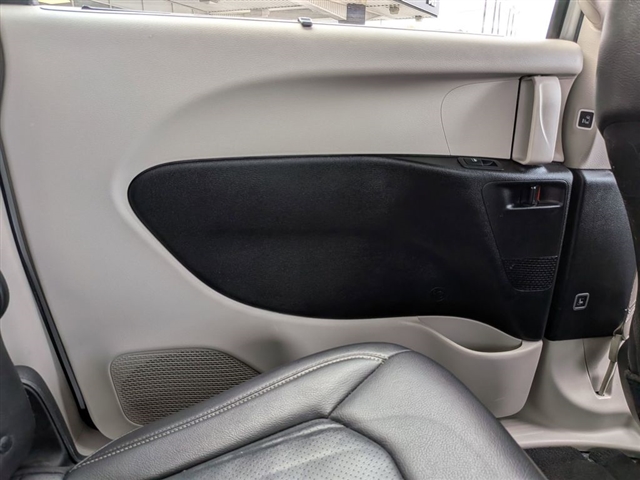 2022 Chrysler Pacifica Touring L:02150UU