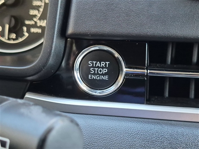 2023 Mitsubishi Outlander SE:30052N