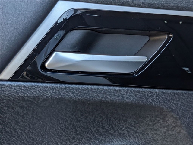 2025 Mitsubishi Outlander SE:MI30020