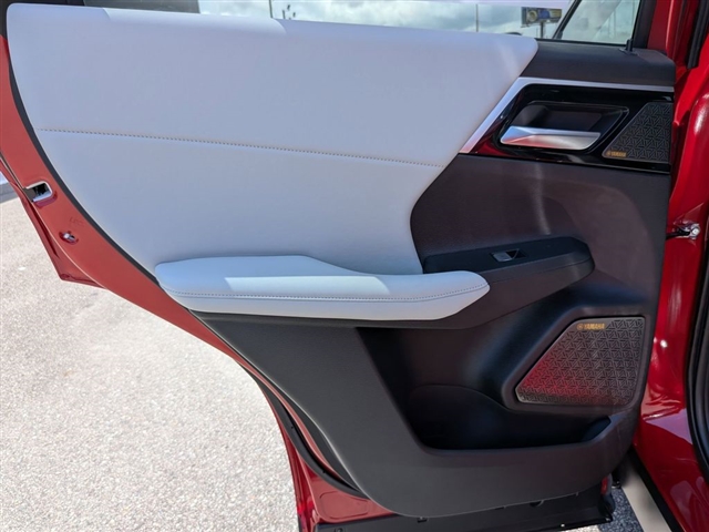 2025 Mitsubishi Outlander SE:MM39700