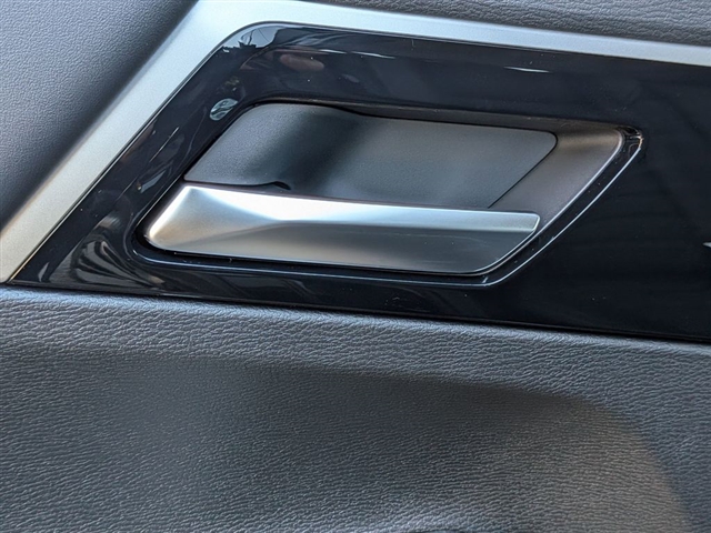 2025 Mitsubishi Outlander SE:MI30030