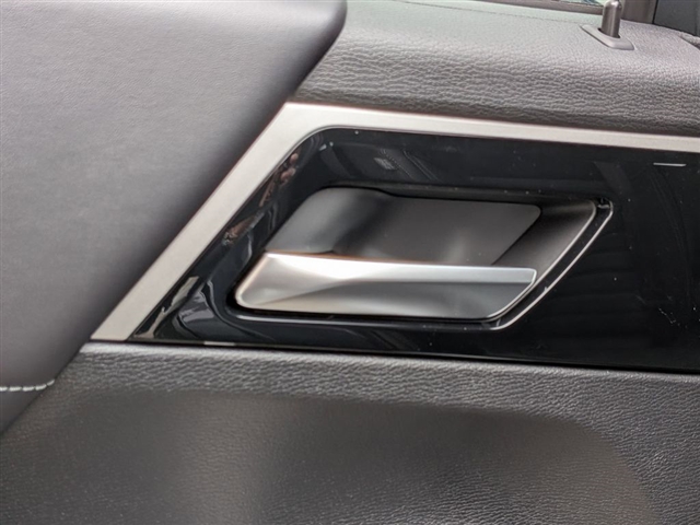 2026 Mitsubishi Outlander SE:MI30260