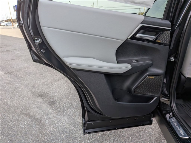 2026 Mitsubishi Outlander SE:MI30140