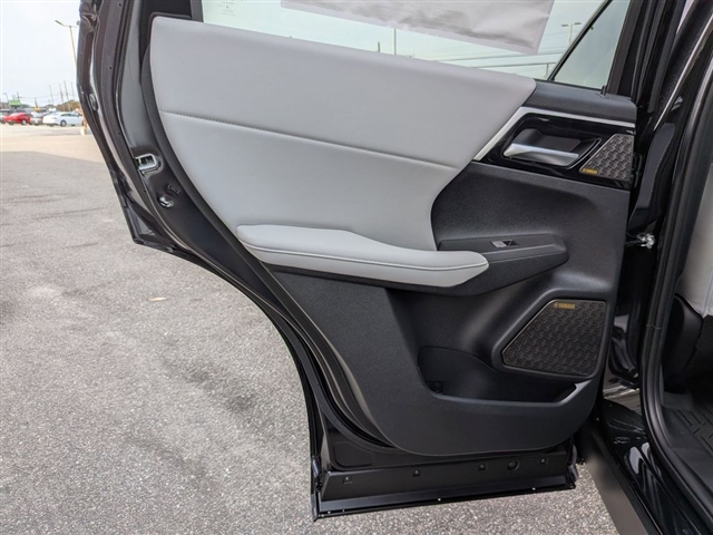 2026 Mitsubishi Outlander SE:MI30150