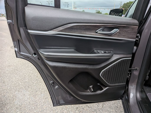 2022 Jeep Grand Cherokee Limited:02460UU