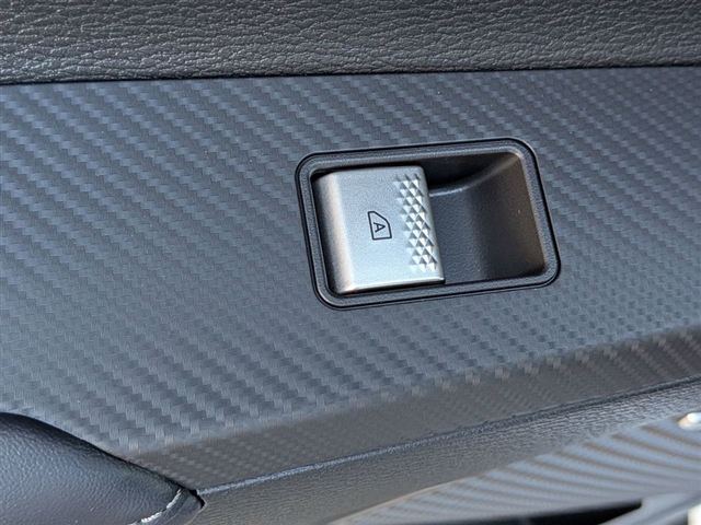 2025 Mitsubishi Outlander SE:MI30020