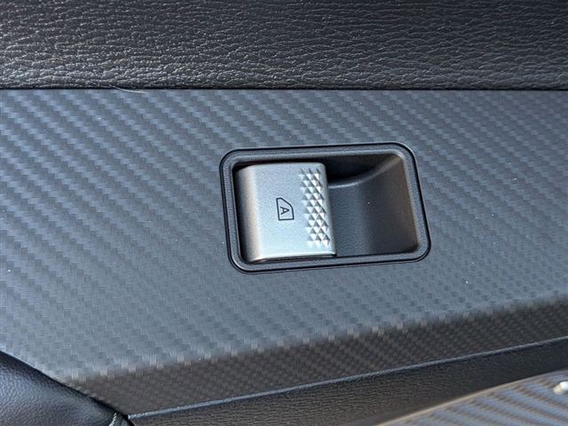 2025 Mitsubishi Outlander SE:MI30030