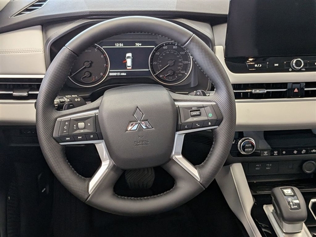 2026 Mitsubishi Outlander SE:MI30390