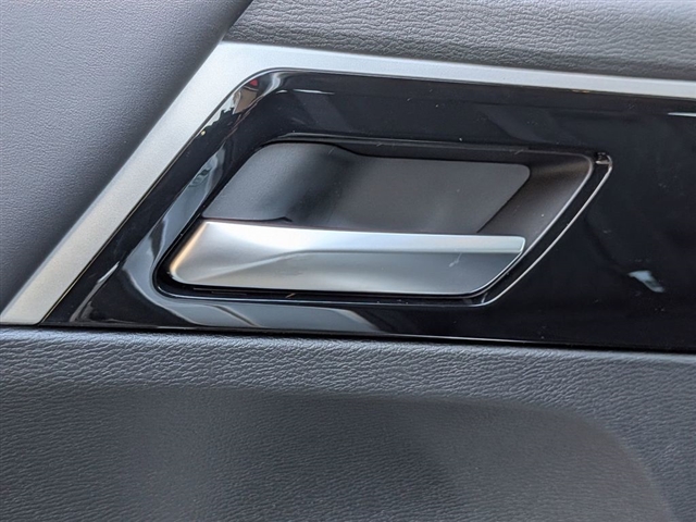 2026 Mitsubishi Outlander Black Edition:MI30100