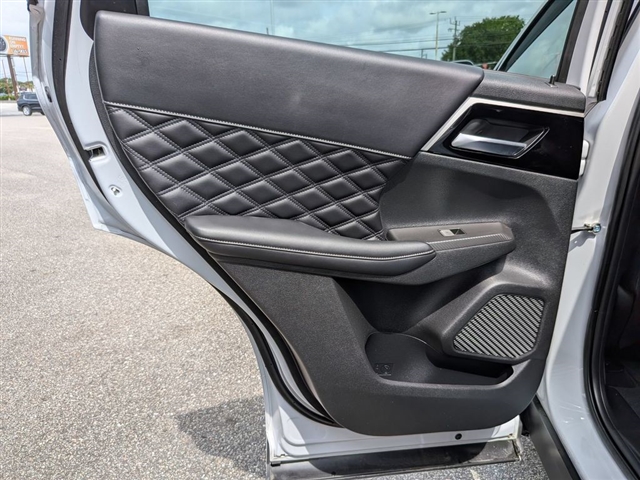 2022 Mitsubishi Outlander SEL Launch Edition:30253N