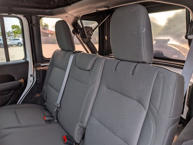 2022 Jeep Wrangler Unlimited Unlimited Sahara:02490UU