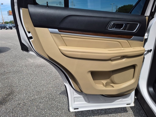 2017 Ford Explorer Limited:02560UU