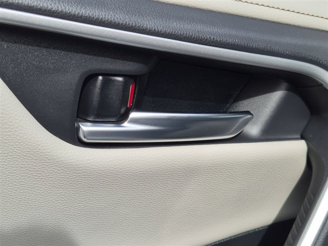 2020 Toyota RAV4 Limited:02570UU