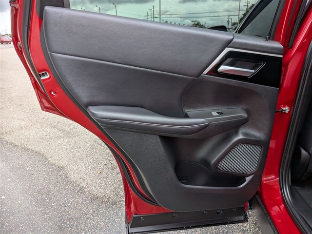 2024 Mitsubishi Outlander SE:30283N