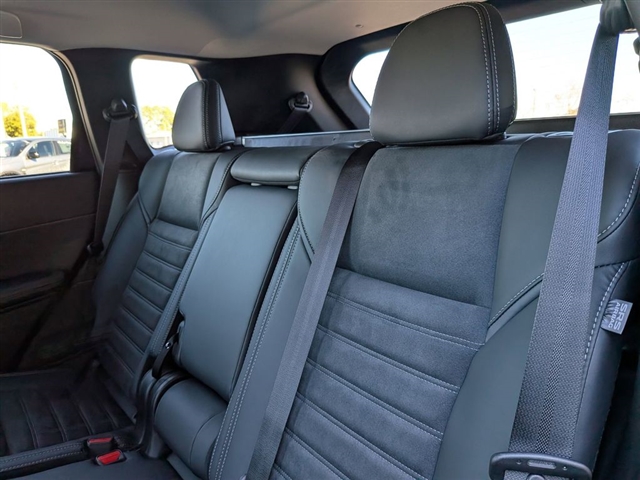 2025 Mitsubishi Outlander SE:MI30030