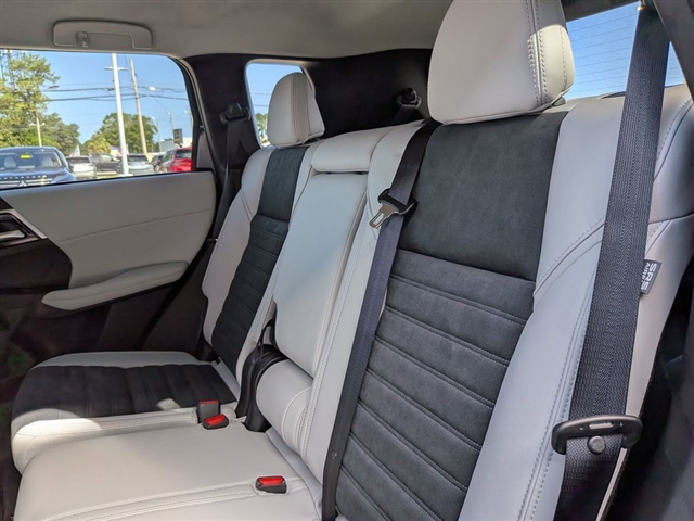 2025 Mitsubishi Outlander SE:MM39850