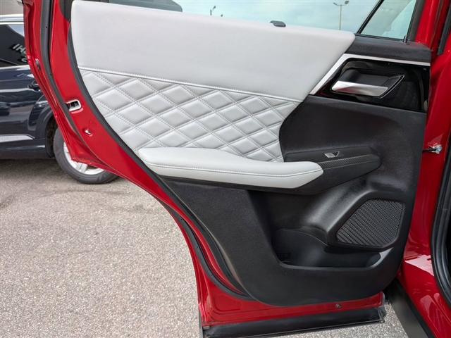 2023 Mitsubishi Outlander SE:39881N