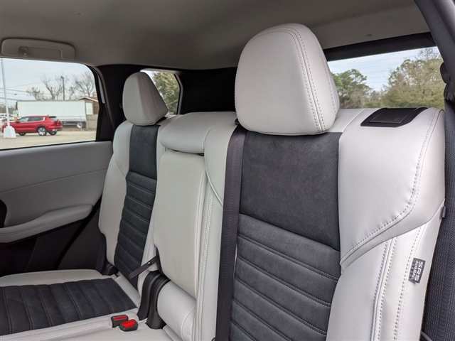 2026 Mitsubishi Outlander SE:MI30270