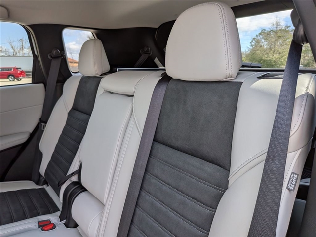 2026 Mitsubishi Outlander SE:MI30280