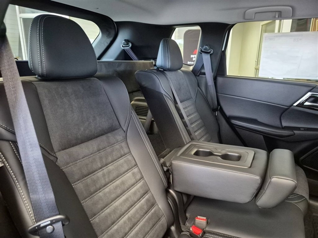 2026 Mitsubishi Outlander SE:MI30500