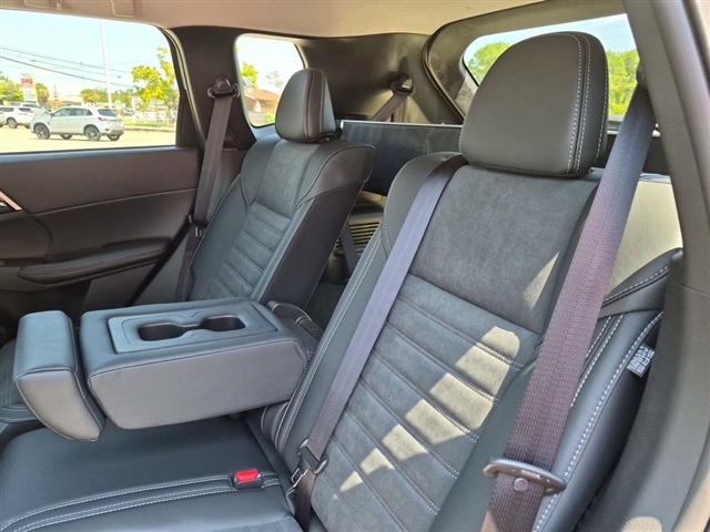 2026 Mitsubishi Outlander SE:MI30530