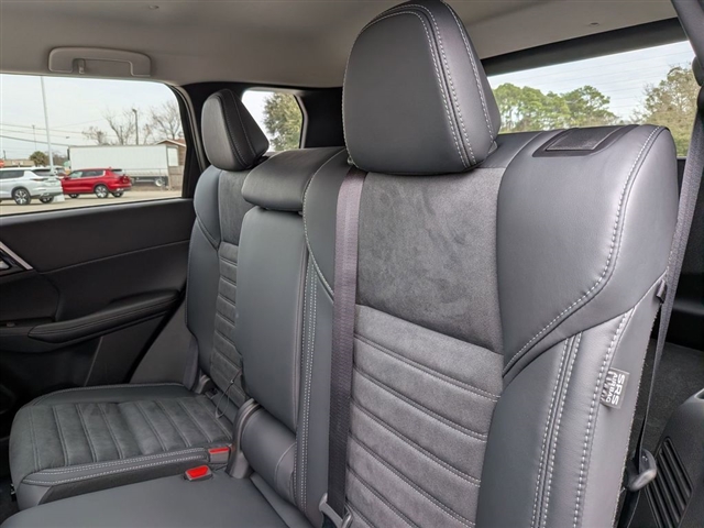 2026 Mitsubishi Outlander SE:MI30260