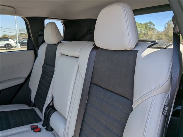 2026 Mitsubishi Outlander SE:MI30300