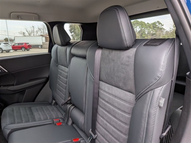 2026 Mitsubishi Outlander SE:MI30250