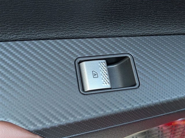 2026 Mitsubishi Outlander Black Edition:MI30060