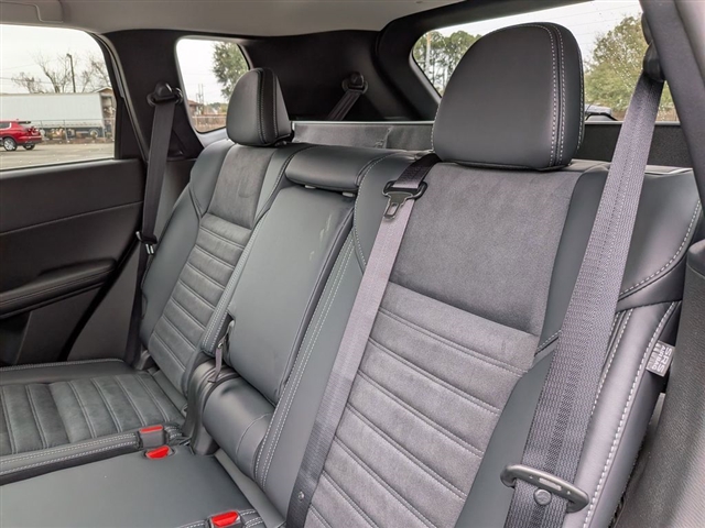 2026 Mitsubishi Outlander SE:MI130120