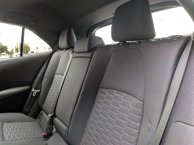 2022 Toyota Corolla Hatchback SE:01820UU