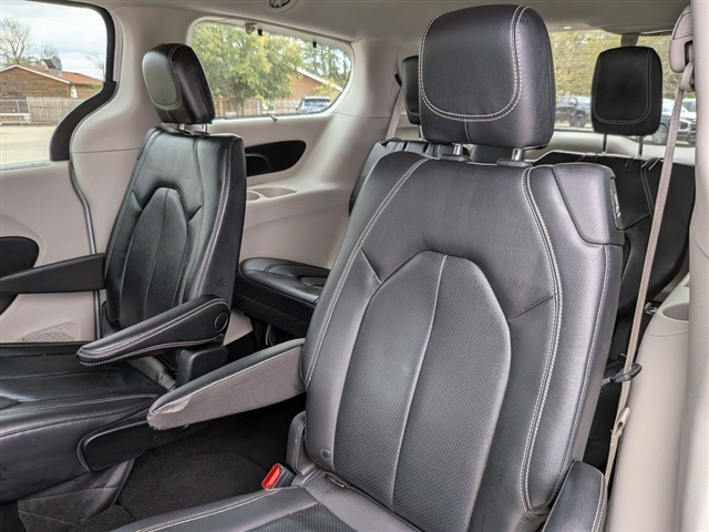 2022 Chrysler Pacifica Touring L:02150UU