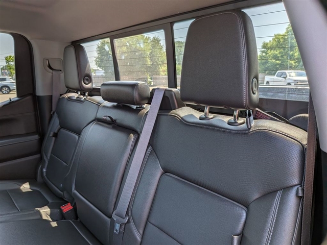 2021 GMC Sierra 1500 SLT:02300UU