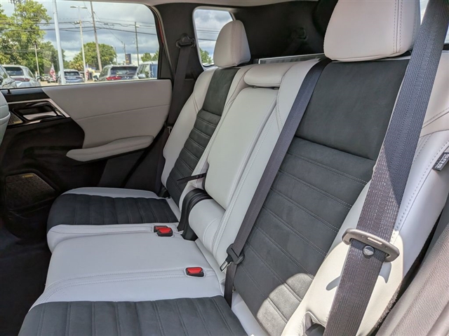 2025 Mitsubishi Outlander SE:MM39700