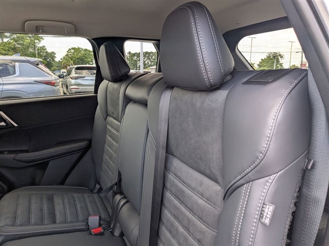 2025 Mitsubishi Outlander SE:MM39600