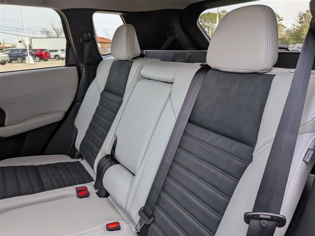 2026 Mitsubishi Outlander SE:MI30140