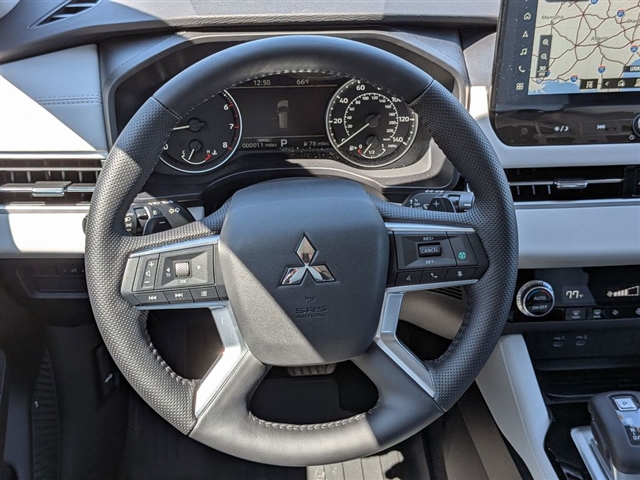 2026 Mitsubishi Outlander SE:MI30300