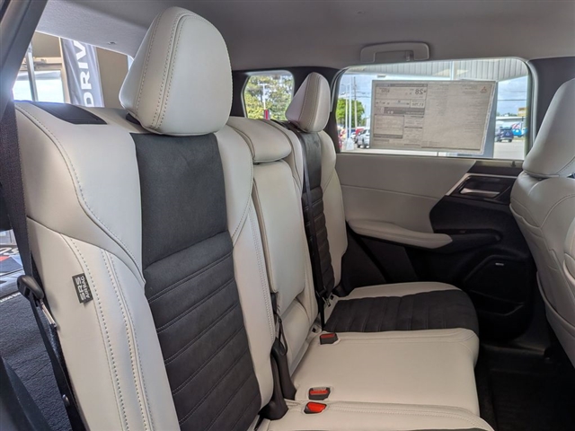 2026 Mitsubishi Outlander SE:MI30390