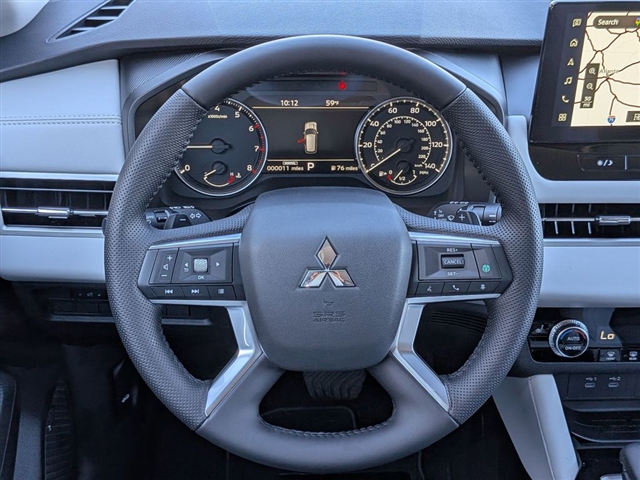 2025 Mitsubishi Outlander SE:MI30010