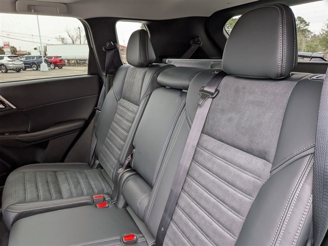 2026 Mitsubishi Outlander SE:MI130110