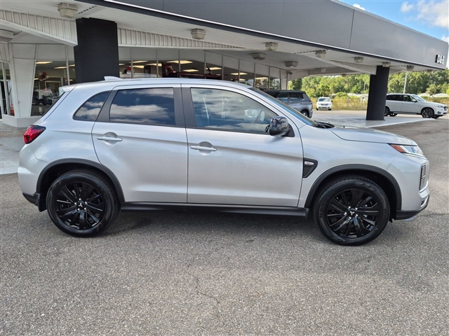 2027 Mitsubishi Outlander Sport LE:MI330610