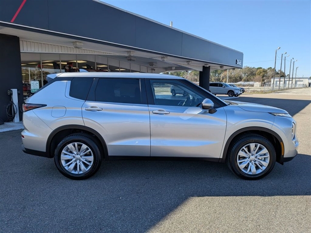 2026 Mitsubishi Outlander ES:MI30240